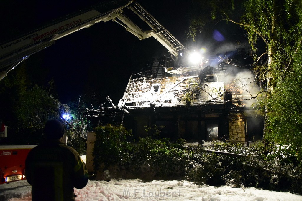 Grossfeuer Einfamilienhaus Siegburg Muehlengrabenstr P0629.JPG - Miklos Laubert